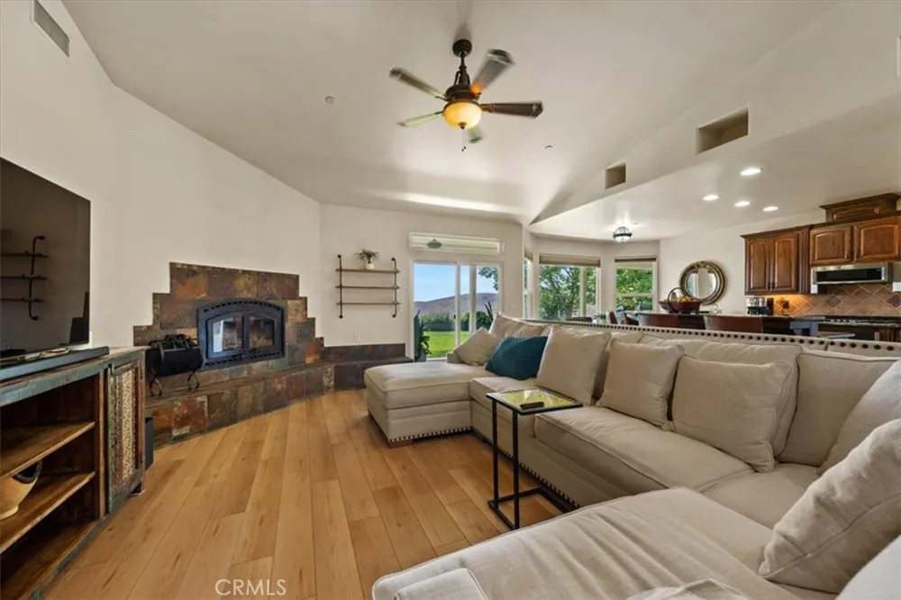 80020 Eva San Miguel, CA 93451