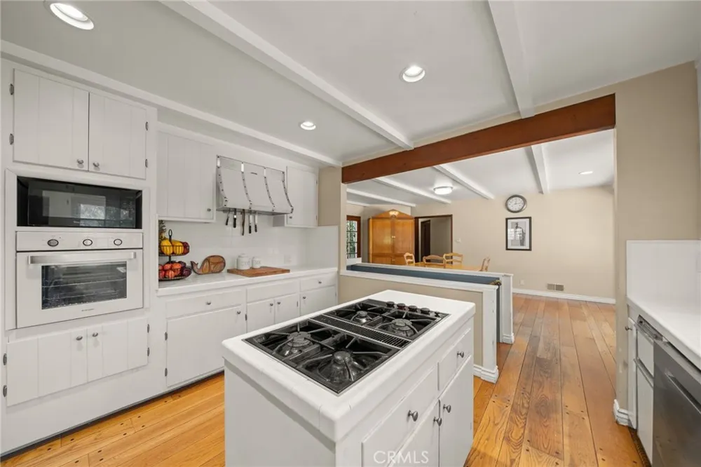 27601 Eastvale Palos Verdes Peninsula, CA 90274