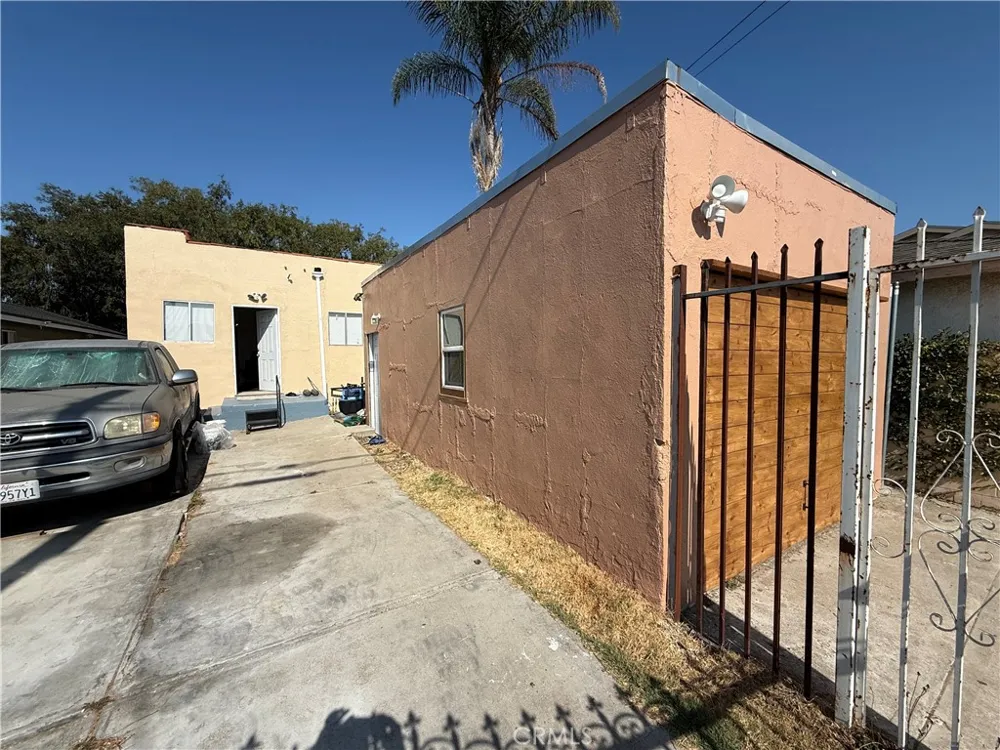 24524 S Avalon Wilmington, CA 90744