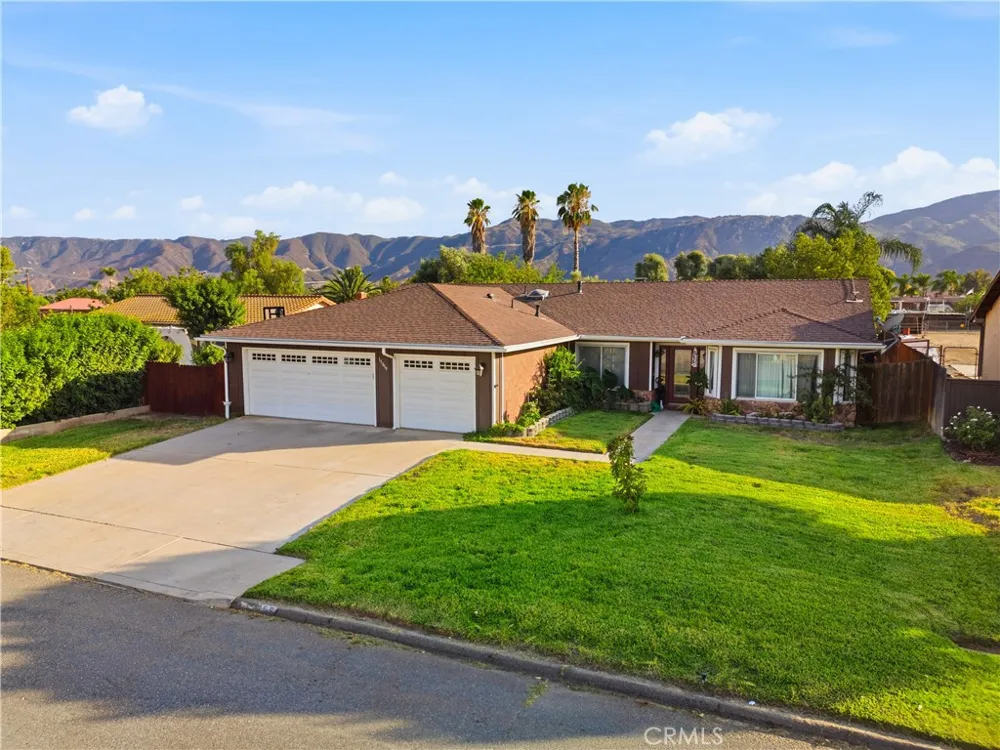 15059 Zieglinde Lake Elsinore, CA 92530