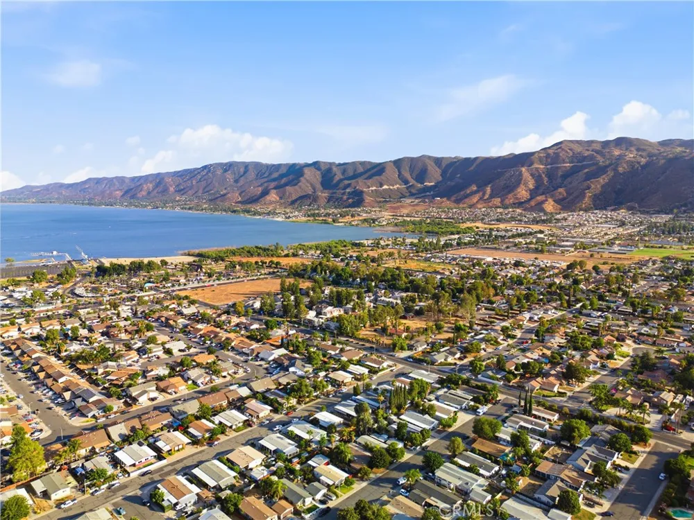 15059 Zieglinde Lake Elsinore, CA 92530