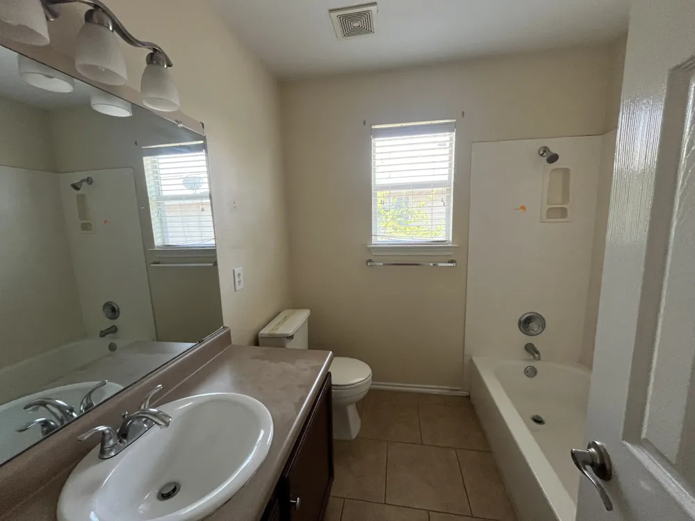 12708 La Paz Lane Del Valle, TX 78617