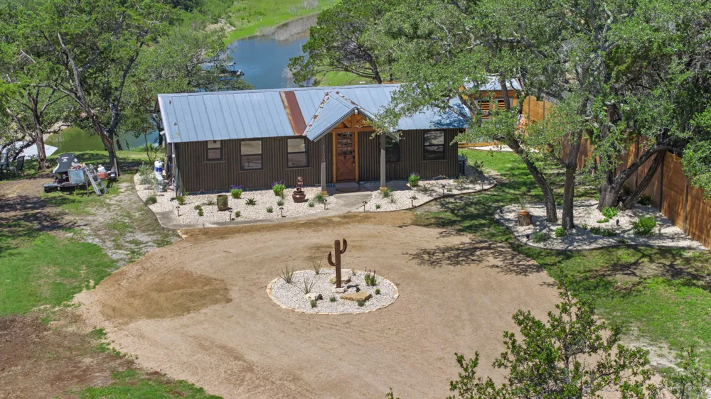 1130 Indian Mound Road Spicewood, TX 78669