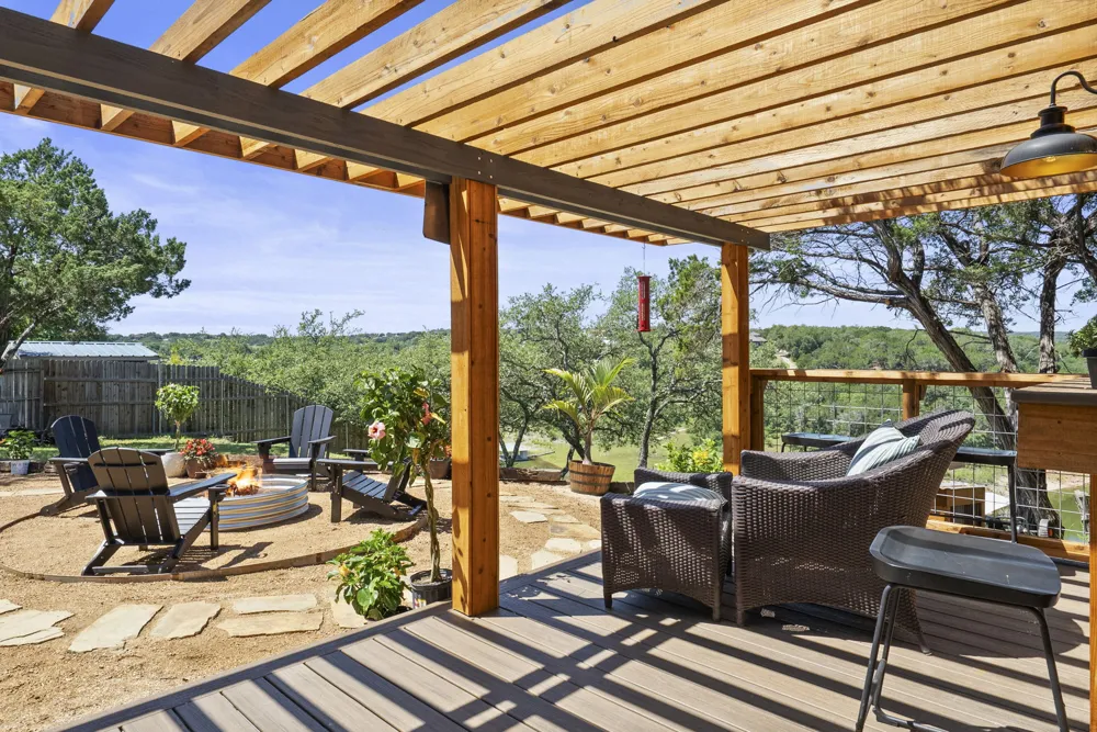 1130 Indian Mound Road Spicewood, TX 78669