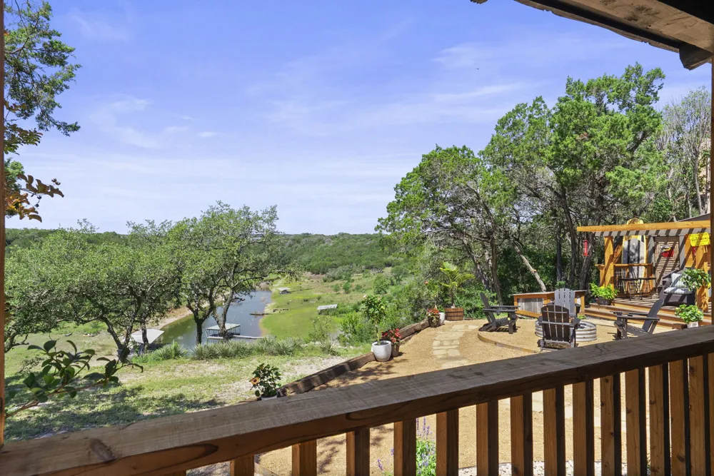 1130 Indian Mound Road Spicewood, TX 78669