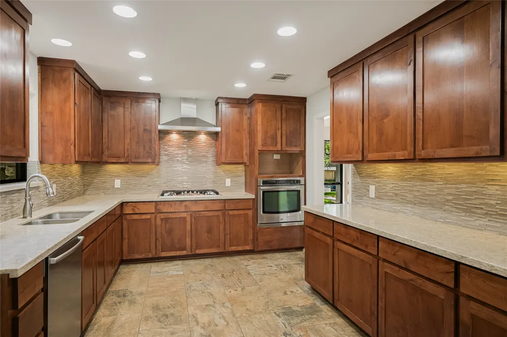 7704 Bramblewood Circle Austin, TX 78731