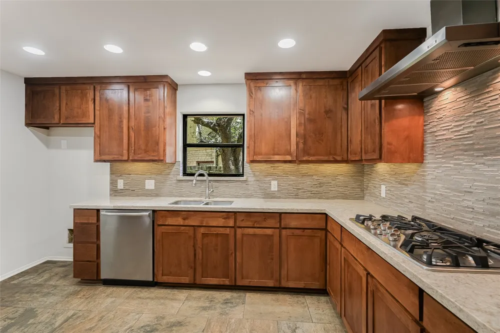 7704 Bramblewood Circle Austin, TX 78731