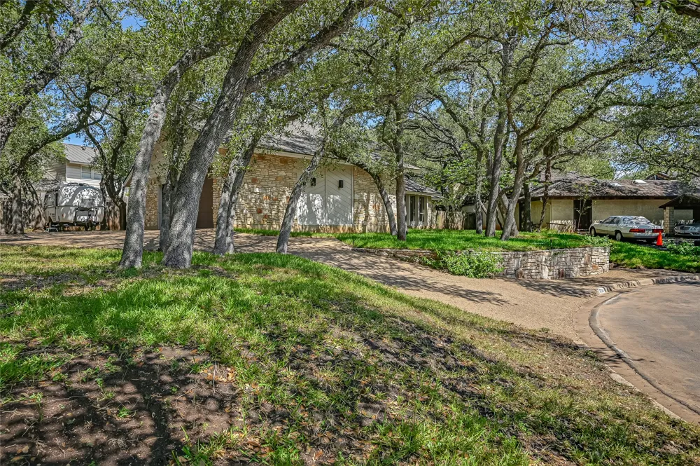 7704 Bramblewood Circle Austin, TX 78731