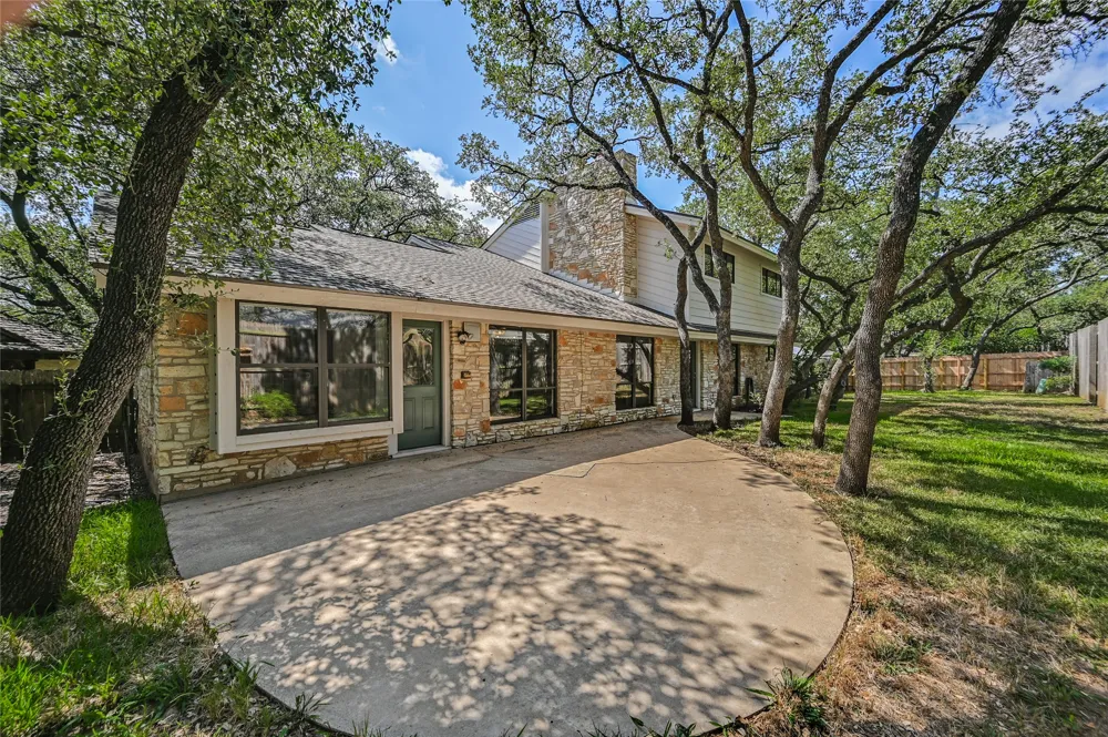 7704 Bramblewood Circle Austin, TX 78731