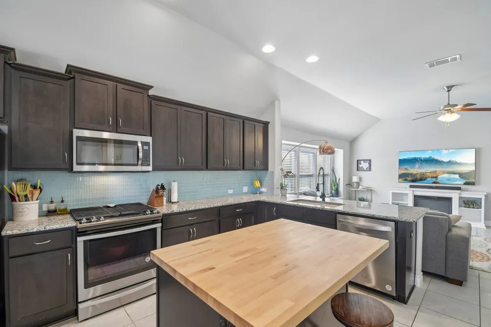 417 Kirkhill Street Hutto, TX 78634
