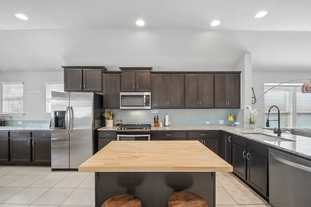 417 Kirkhill Street Hutto, TX 78634