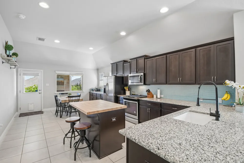 417 Kirkhill Street Hutto, TX 78634