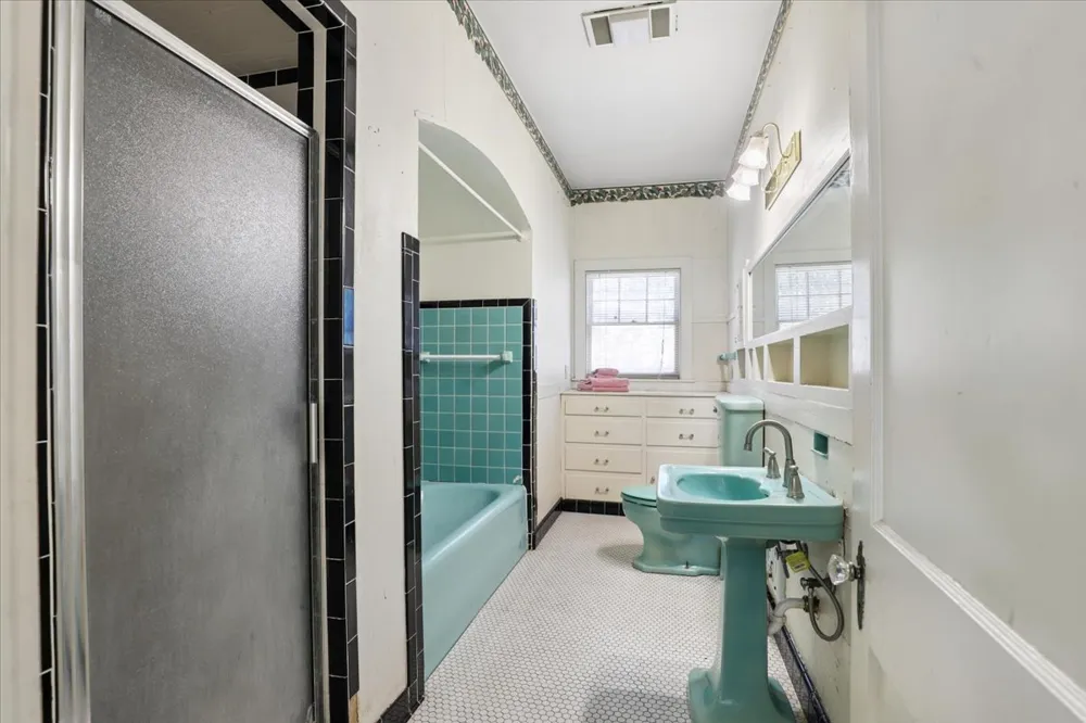 514 S Main Street Lockhart, TX 78644
