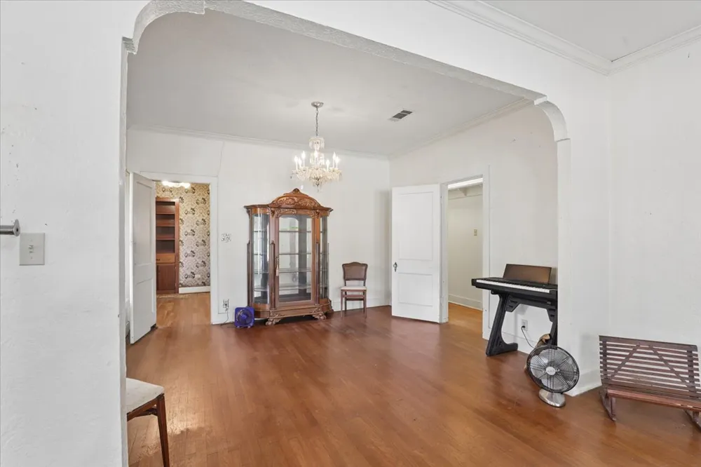 514 S Main Street Lockhart, TX 78644