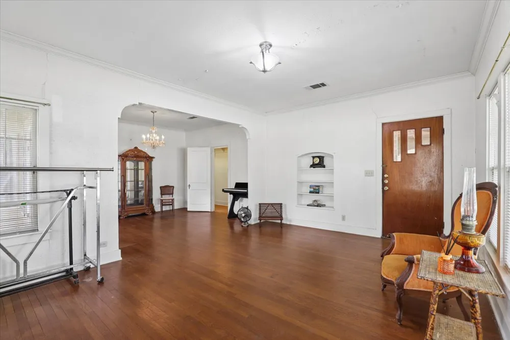 514 S Main Street Lockhart, TX 78644