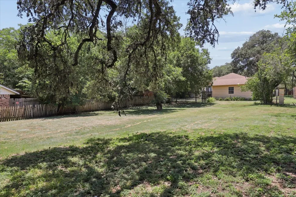 514 S Main Street Lockhart, TX 78644