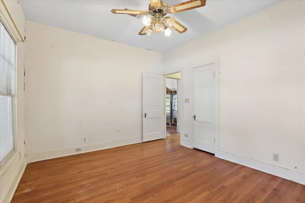 514 S Main Street Lockhart, TX 78644