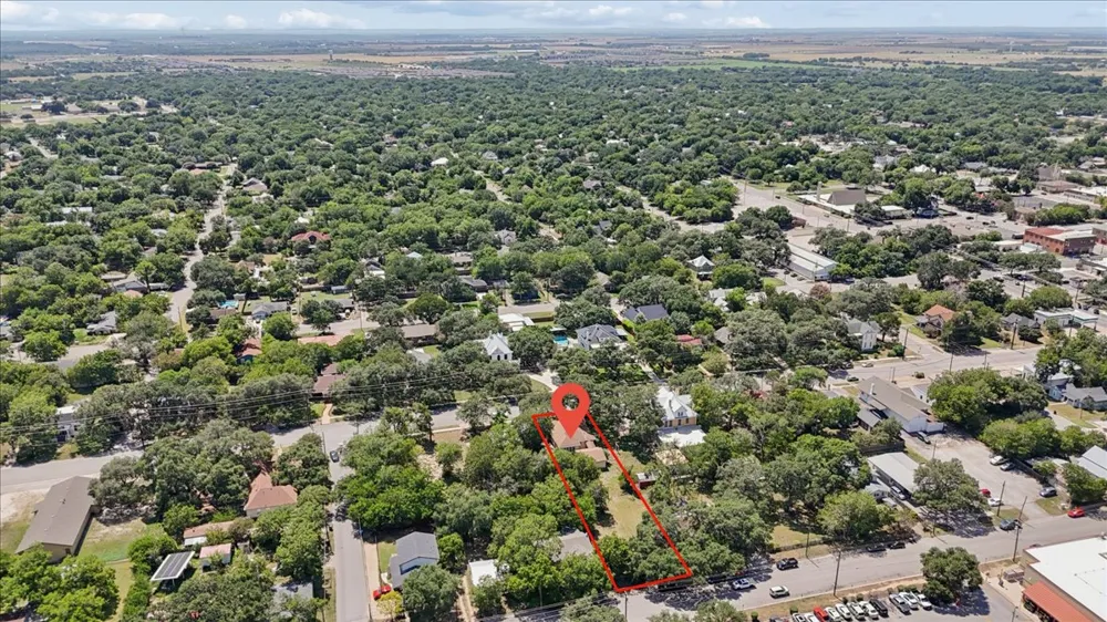 514 S Main Street Lockhart, TX 78644