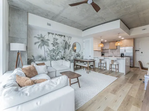 360 Nueces Street #1018