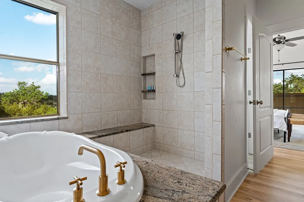 117 Point Road Fredericksburg, TX 78624