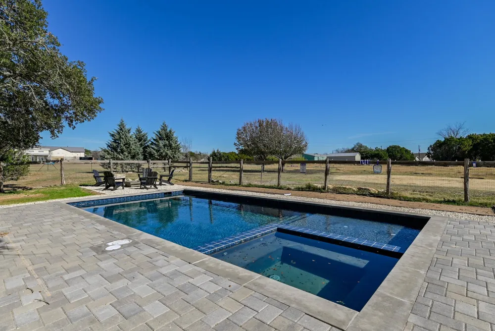 209 Peabody Place Dripping Springs, TX 78620