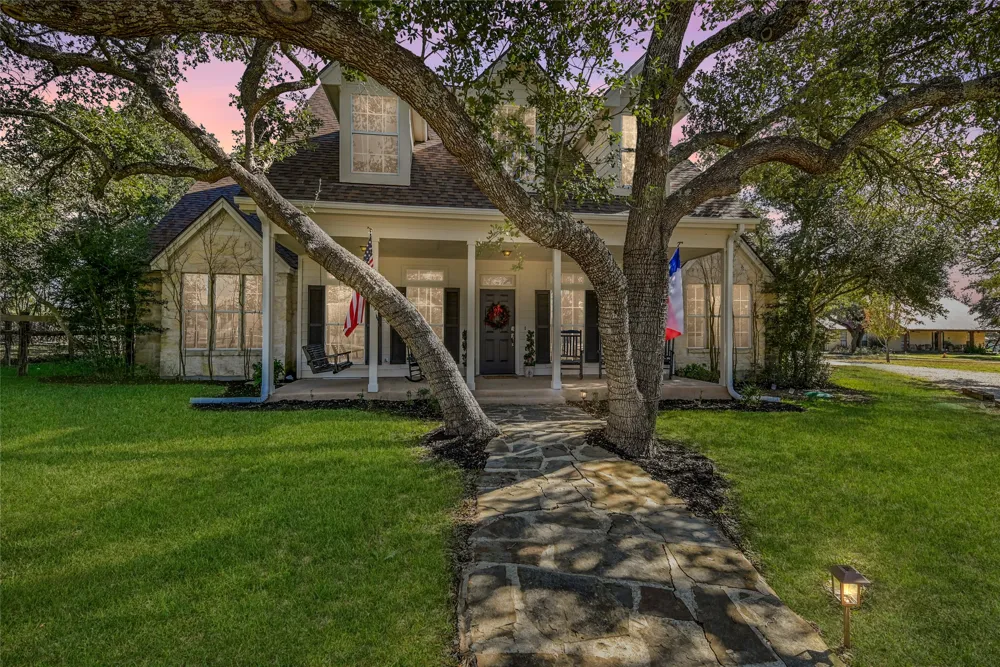 209 Peabody Place Dripping Springs, TX 78620