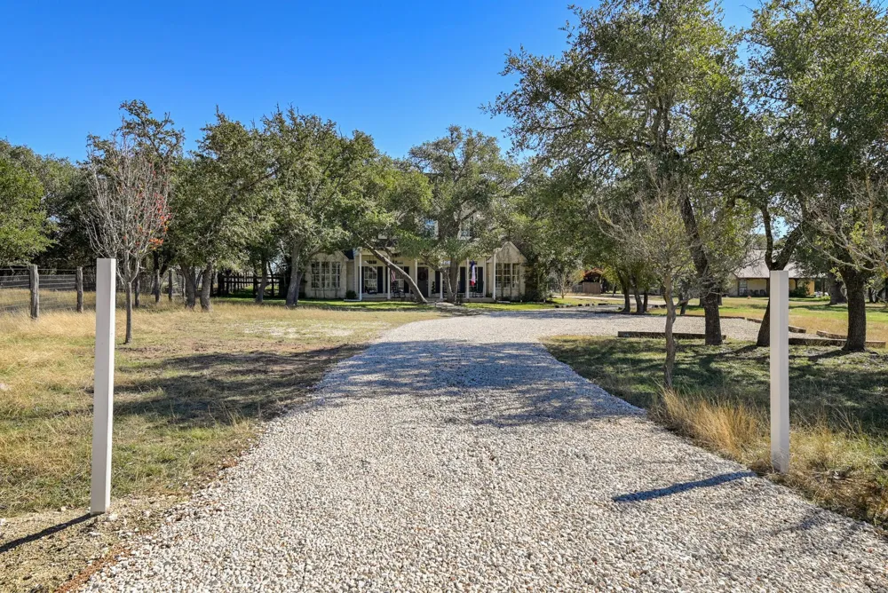 209 Peabody Place Dripping Springs, TX 78620