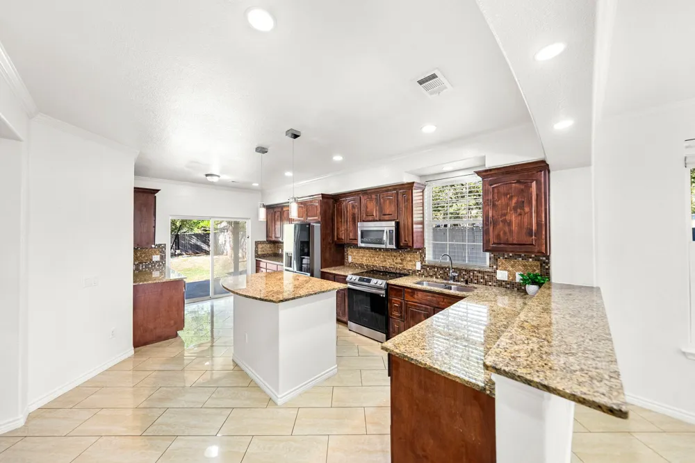 263 Indian Oak Drive Bastrop, TX 78602