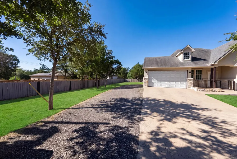 263 Indian Oak Drive Bastrop, TX 78602