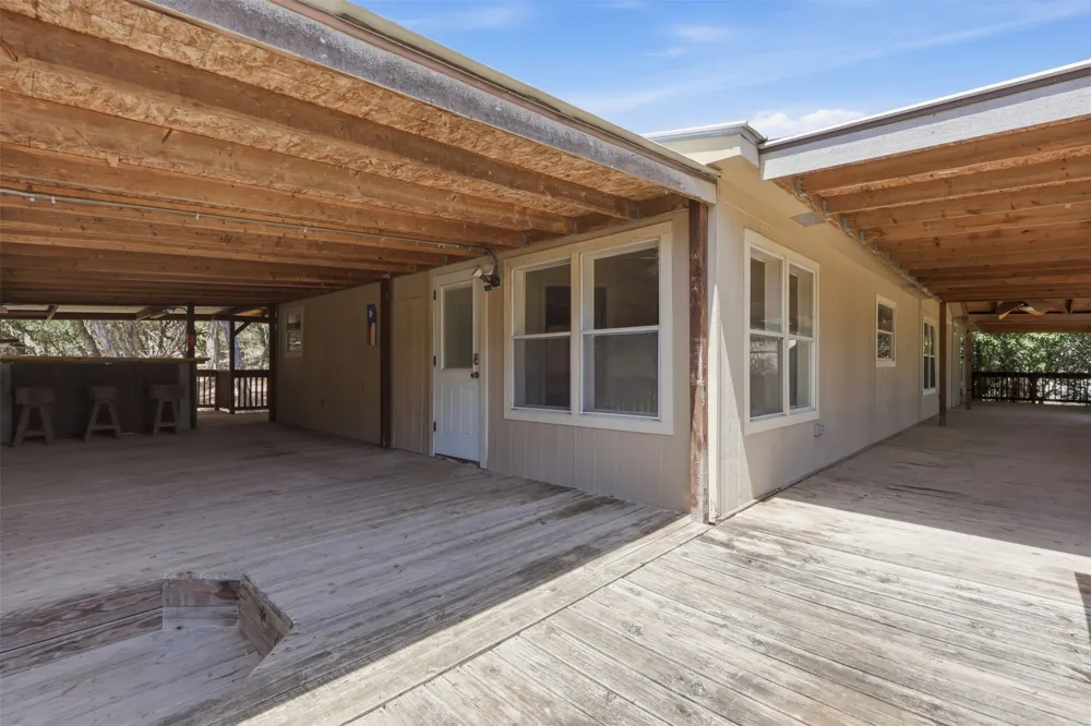 833 Nelson Drive Canyon Lake, TX 78133