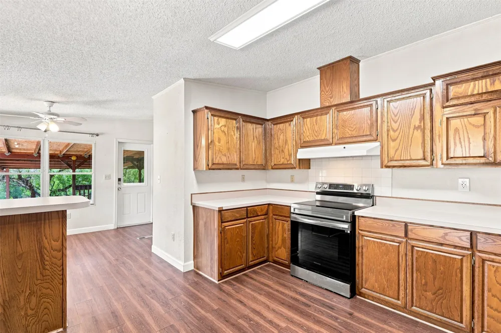 833 Nelson Drive Canyon Lake, TX 78133