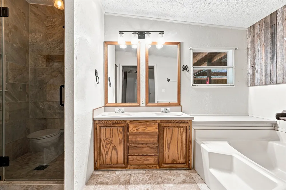 833 Nelson Drive Canyon Lake, TX 78133