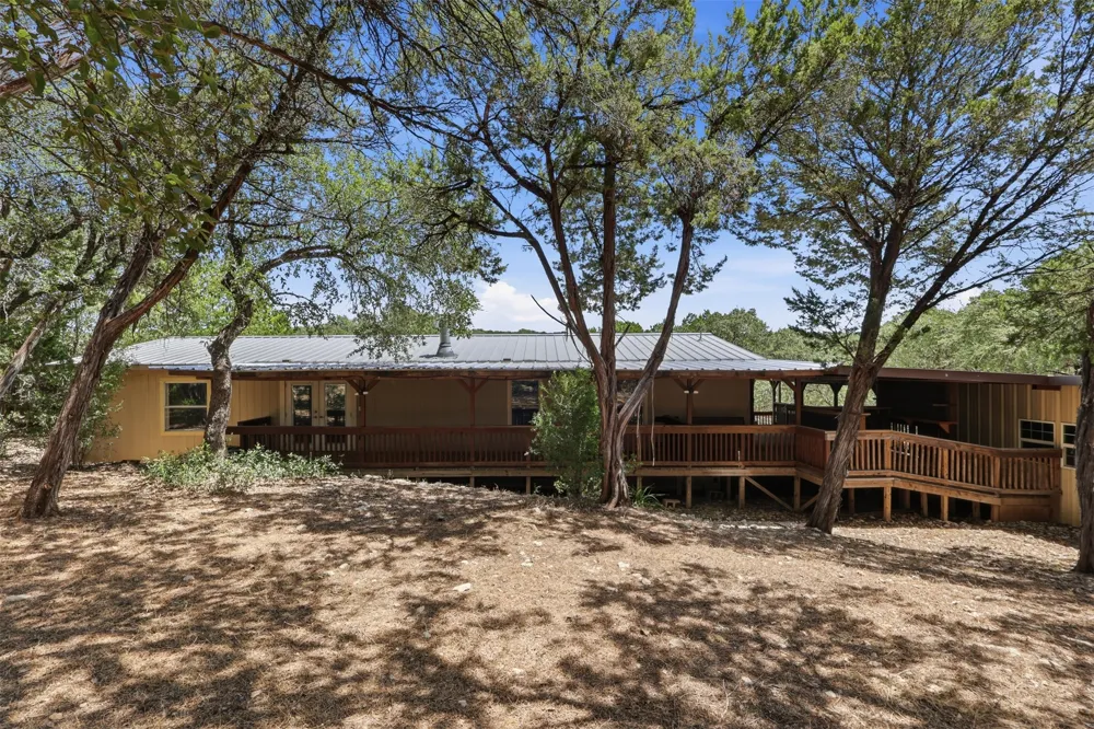 833 Nelson Drive Canyon Lake, TX 78133