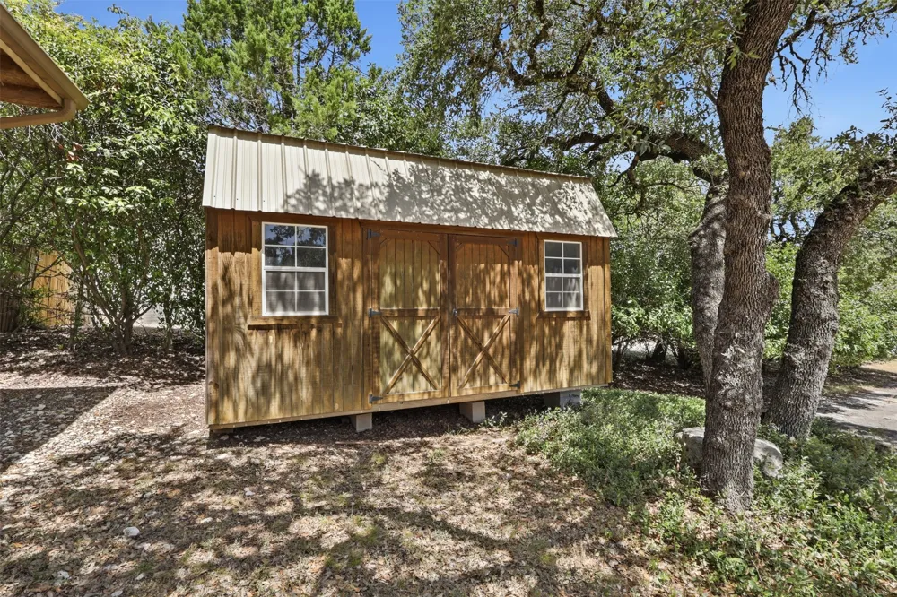 833 Nelson Drive Canyon Lake, TX 78133