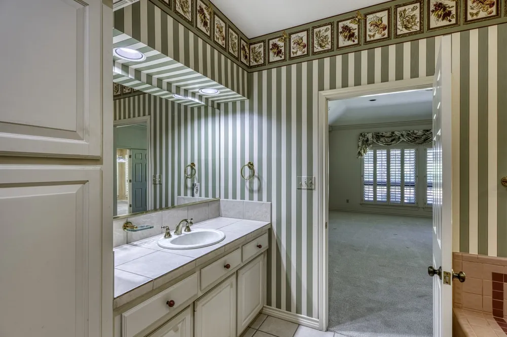 103 Southern Spur Horseshoe Bay, TX 78657