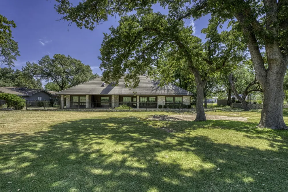 103 Southern Spur Horseshoe Bay, TX 78657