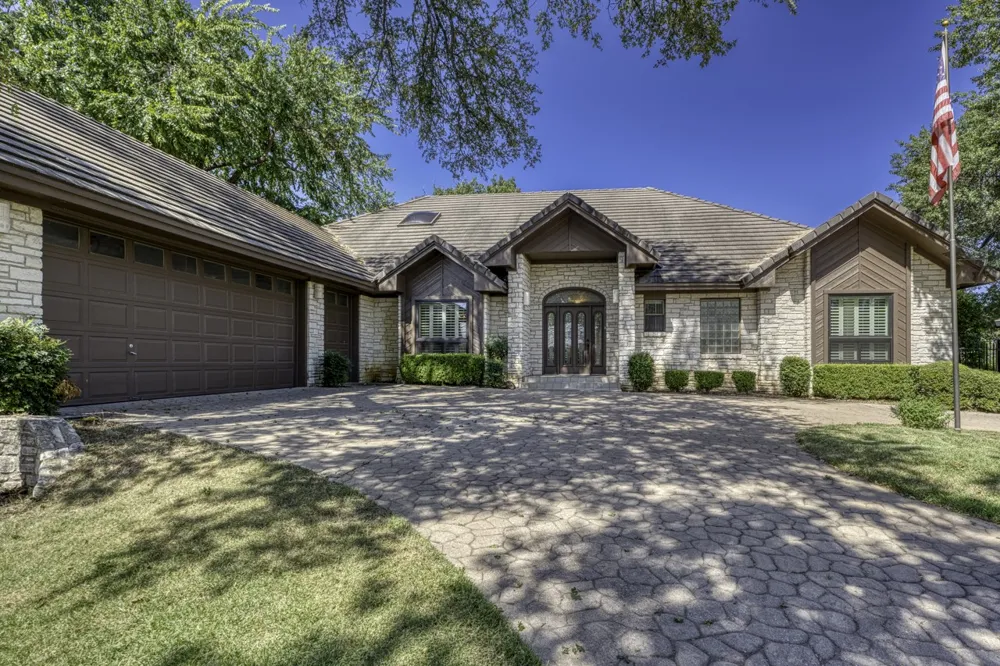 103 Southern Spur Horseshoe Bay, TX 78657