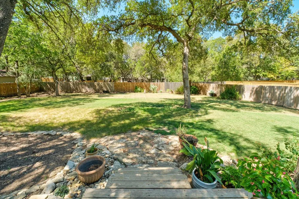 202 Treetop Way Buda, TX 78610