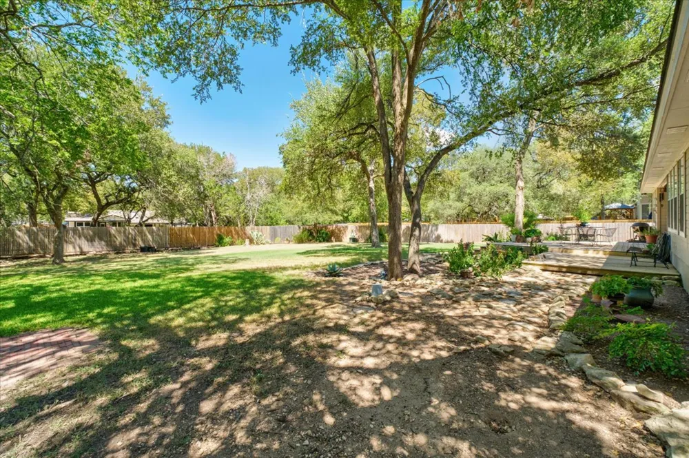 202 Treetop Way Buda, TX 78610