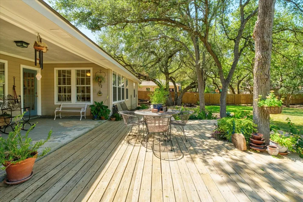 202 Treetop Way Buda, TX 78610