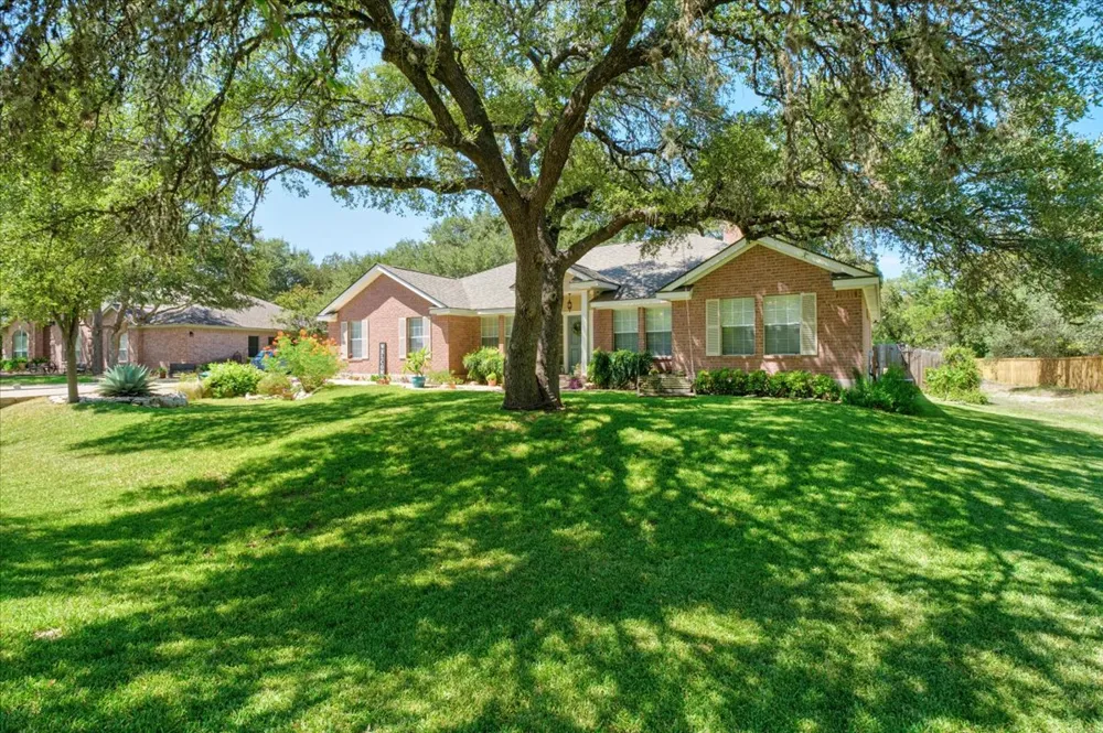 202 Treetop Way Buda, TX 78610