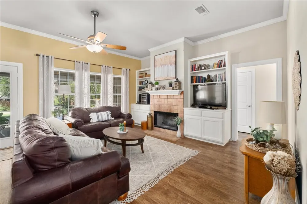 202 Treetop Way Buda, TX 78610