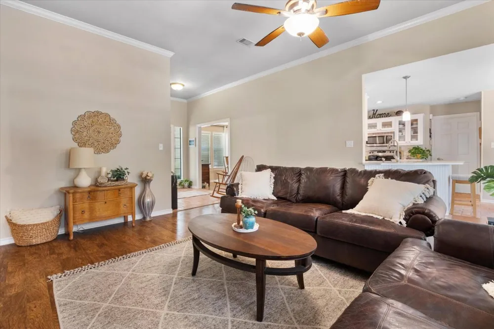 202 Treetop Way Buda, TX 78610
