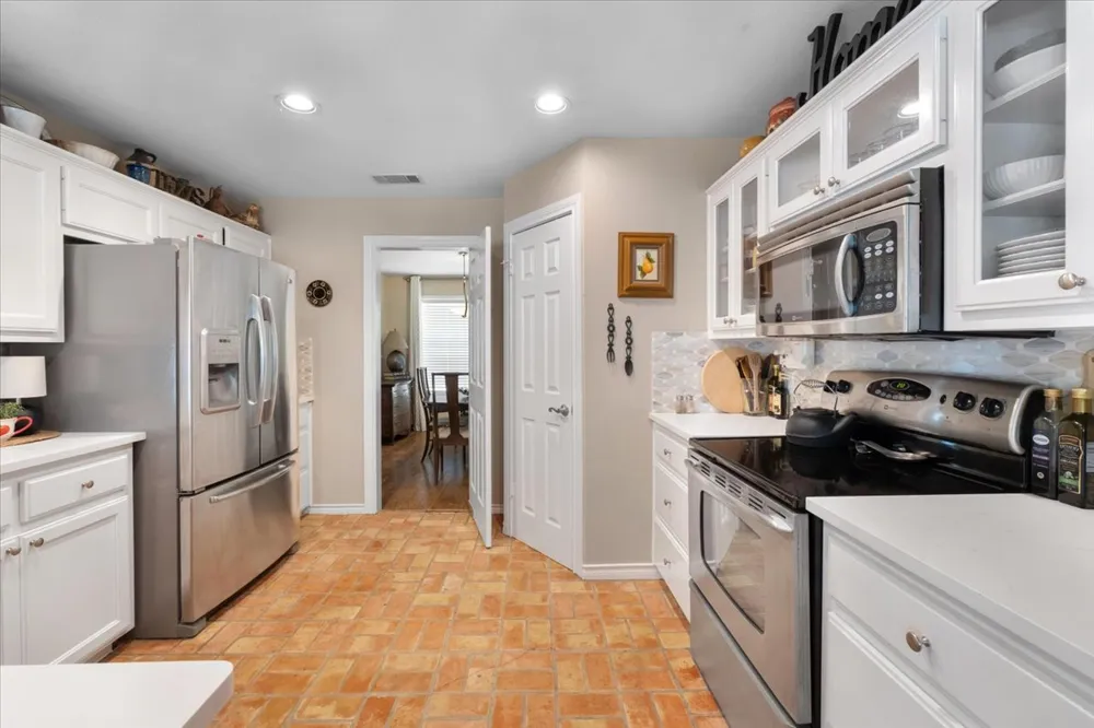 202 Treetop Way Buda, TX 78610