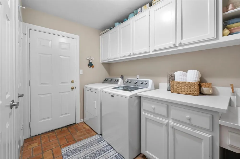 202 Treetop Way Buda, TX 78610
