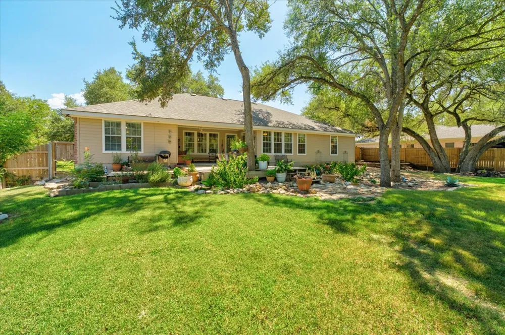 202 Treetop Way Buda, TX 78610
