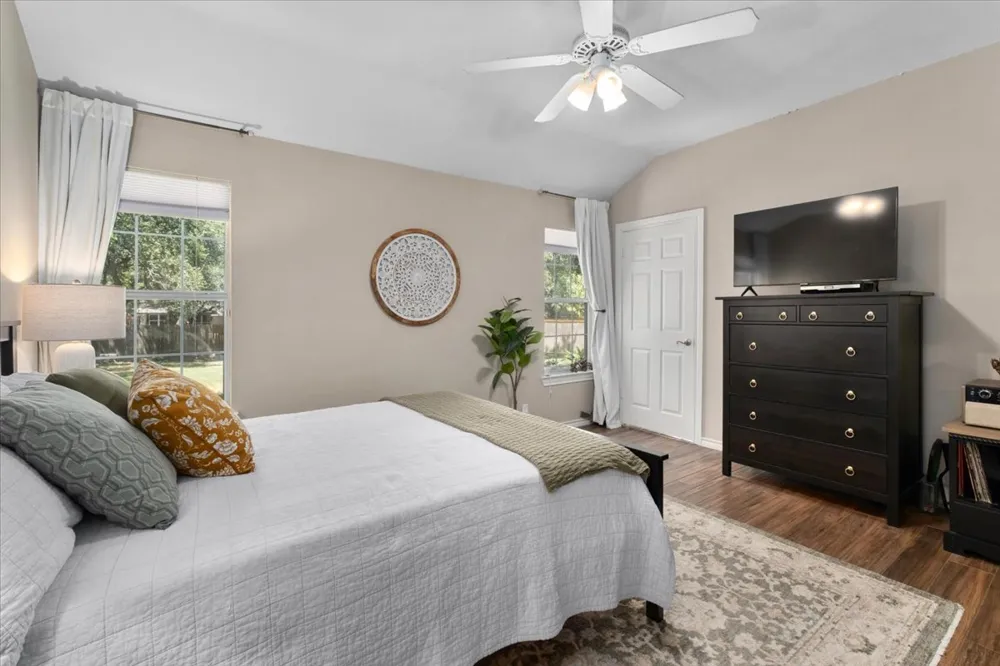 202 Treetop Way Buda, TX 78610