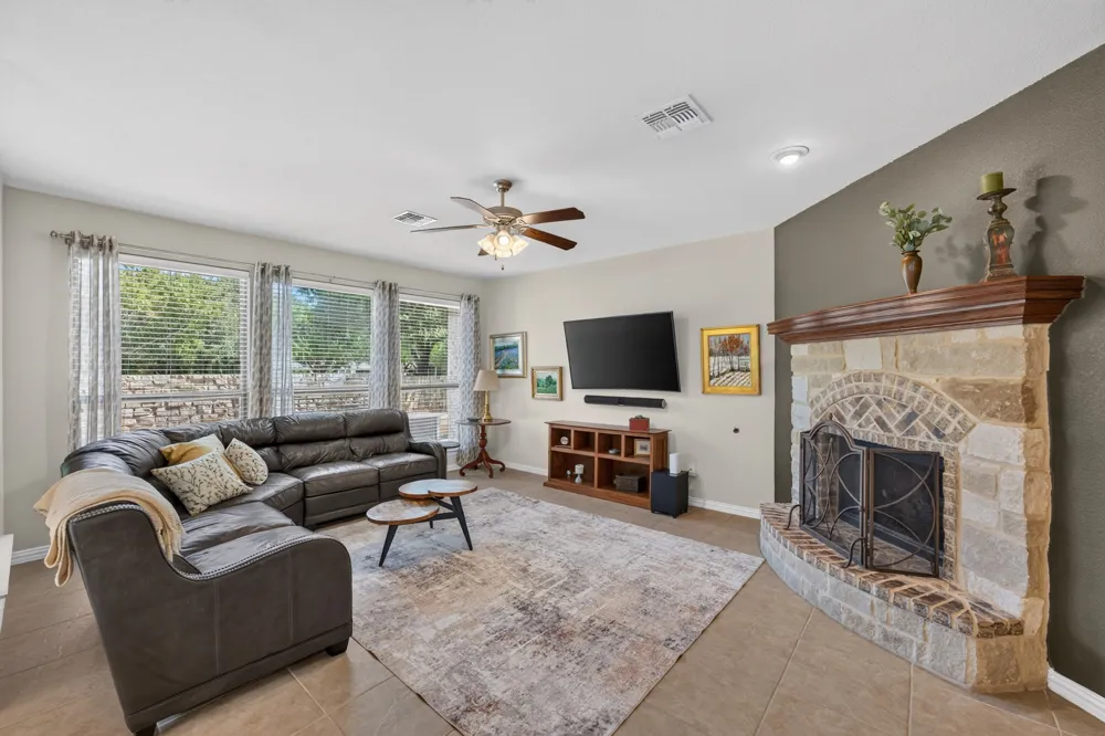 3813 Campfire Drive Cedar Park, TX 78613