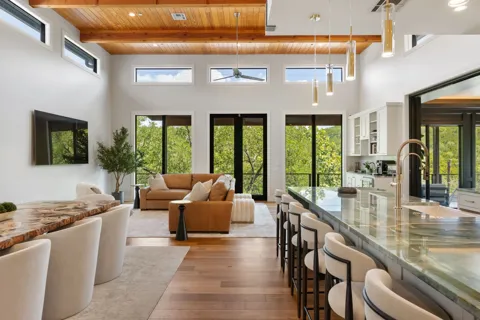 5605 CREEK MOUNTAIN