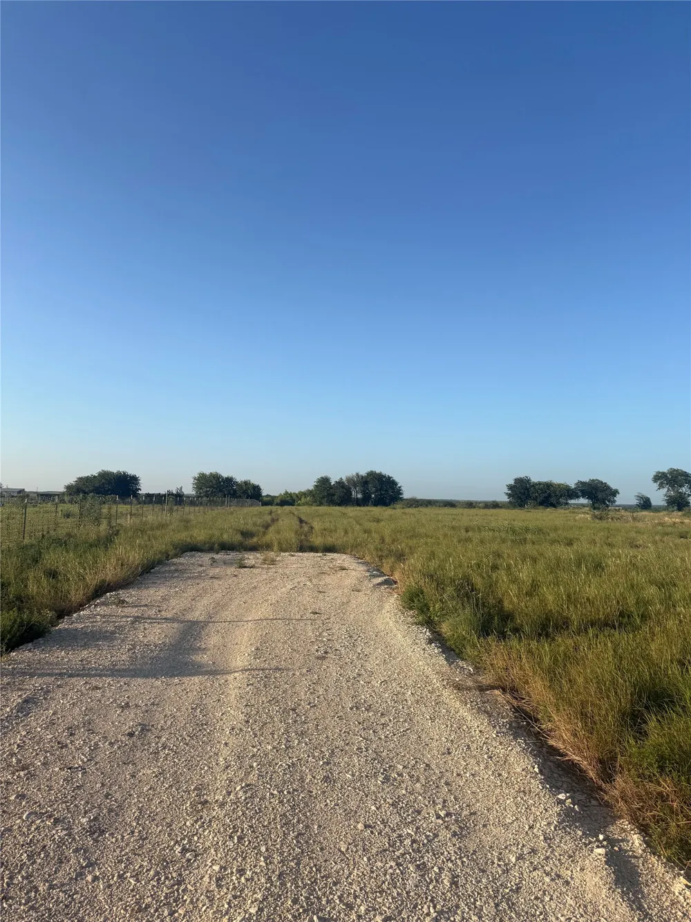 437 CR 423 Taylor, TX 76574
